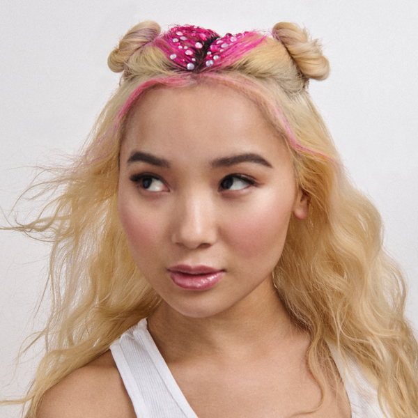 HALLY Hello Kitty x Hally Glitter Shade Stix #5